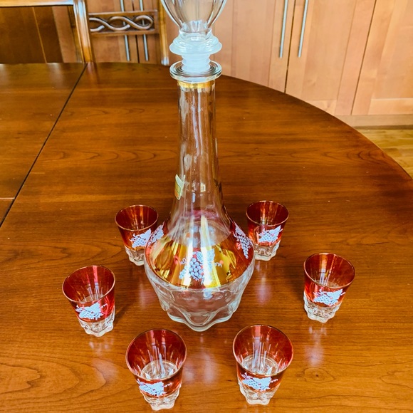 Set of 6 Ruby Red & clear glass cut decanter and 6 cordials white grapes pattern - Picture 6 of 10